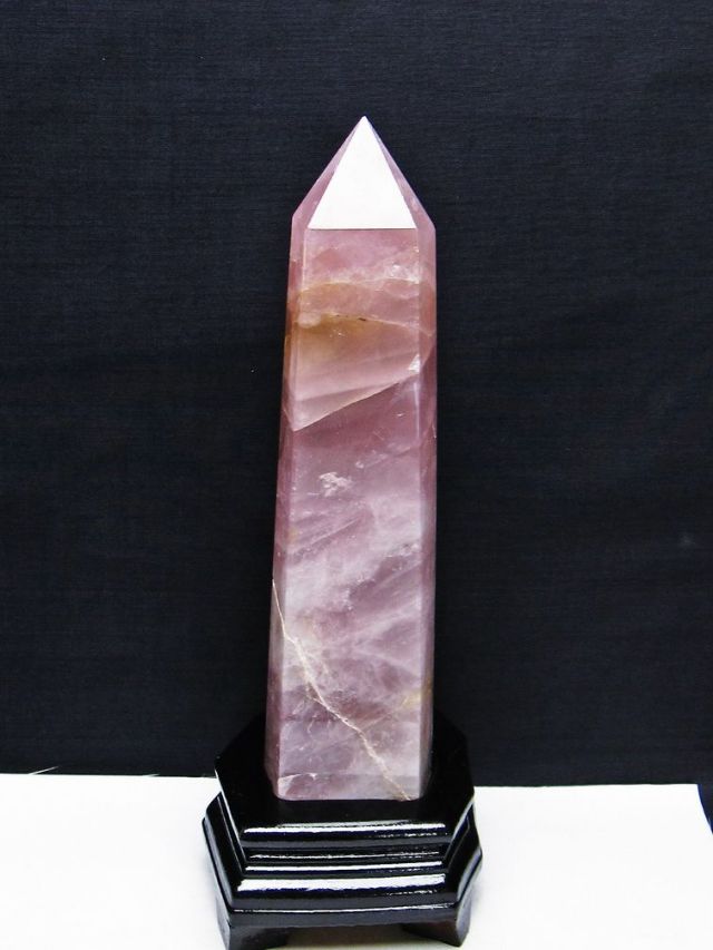 1.1Kg ローズクォーツ 六角柱 [t332-6102]