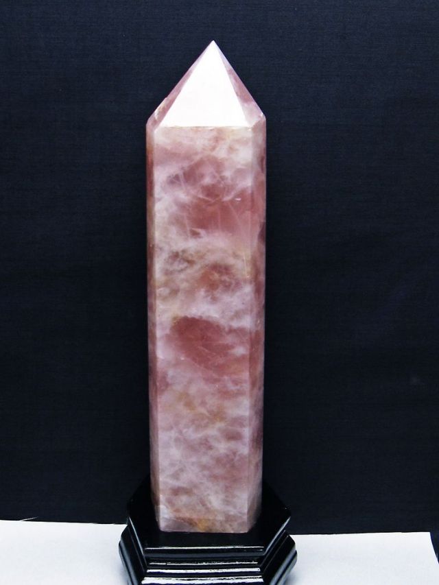 1.7Kg ローズクォーツ 六角柱 [t332-6112]