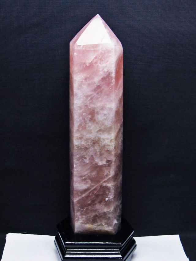 2.8Kg ローズクォーツ 六角柱 [t332-6124]