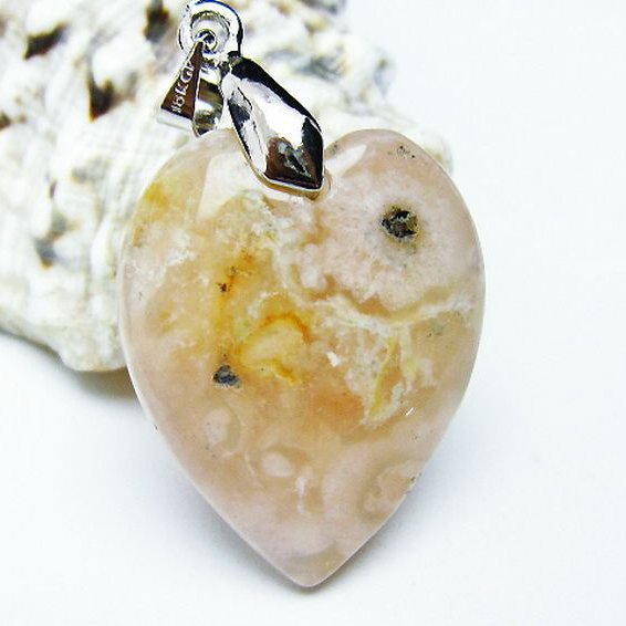 桜瑪瑙ペンダントトップ 53*32mm 特大超美品 18金 ハンドメイド・手芸 桜瑪瑙ペンダントトップ 53*32mm 特大超美品