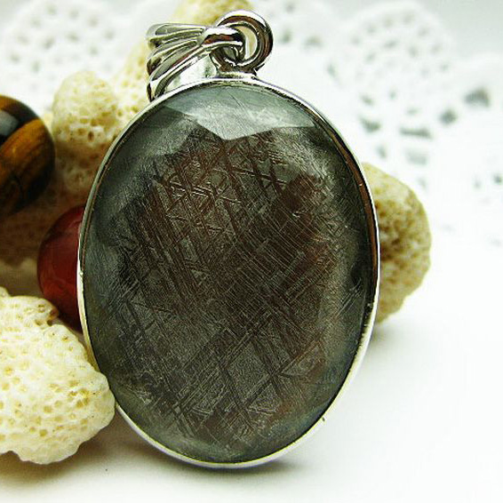 ギベオン メテオライト ペンダント [T352-93]