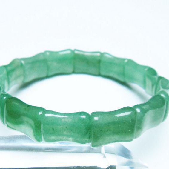 インド翡翠 バングル [t379-3559]