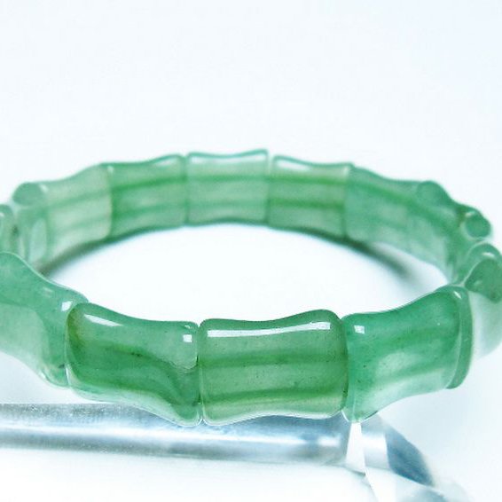 インド翡翠 バングル [t379-3578]