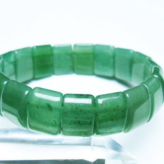 インド翡翠 バングル [t379-3670]