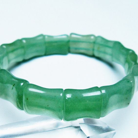 インド翡翠 バングル [t379-3726]