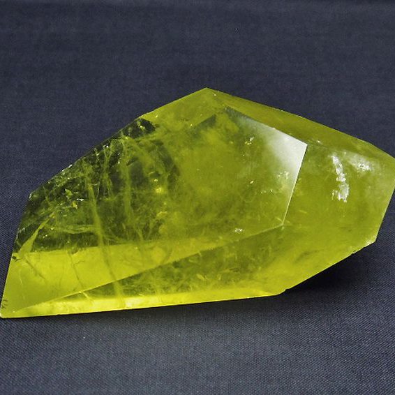 シトリン(黄水晶) ピラミッド 天然石 原石 パワーストーン 天然石 虹入り黄水晶(シトリン)原石[T436-2933]