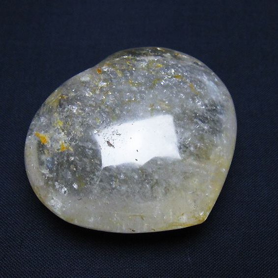 ヒマラヤ水晶ハート 置物 [t387-14257]