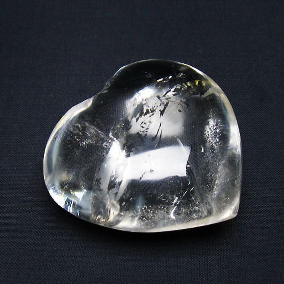 ヒマラヤ水晶ハート 置物[T387-14322]