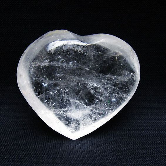 ヒマラヤ水晶ハート 置物 [t387-14457]