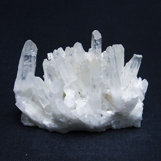 水晶クラスター　ヒマラヤ水晶　１.3キロ超 ヒマラヤ水晶クラスター01 | Suye.