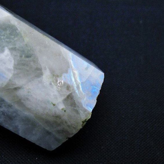 ムーンストーン 六角柱[T401-4388]