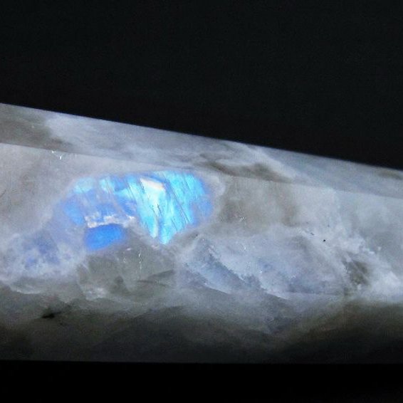 ムーンストーン 六角柱[T401-4412]