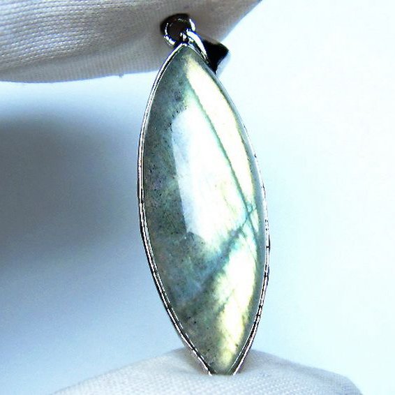 ラブラドライト ペンダント [T409-3840]