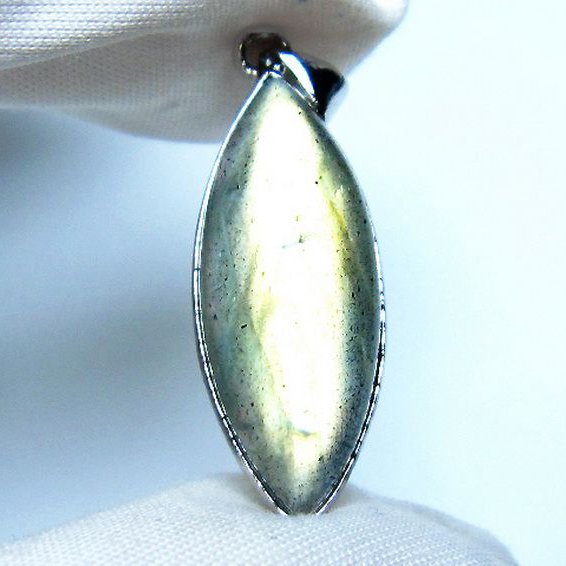 ラブラドライト ペンダント [T409-3842]