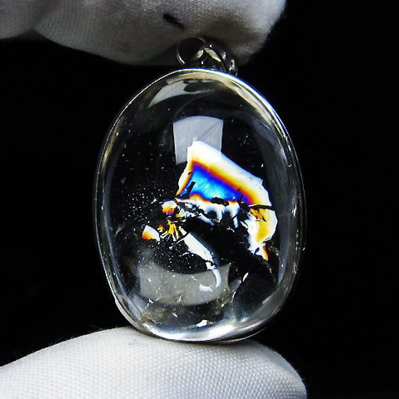 虹入り ライトニング水晶 ペンダント [T436-2675]