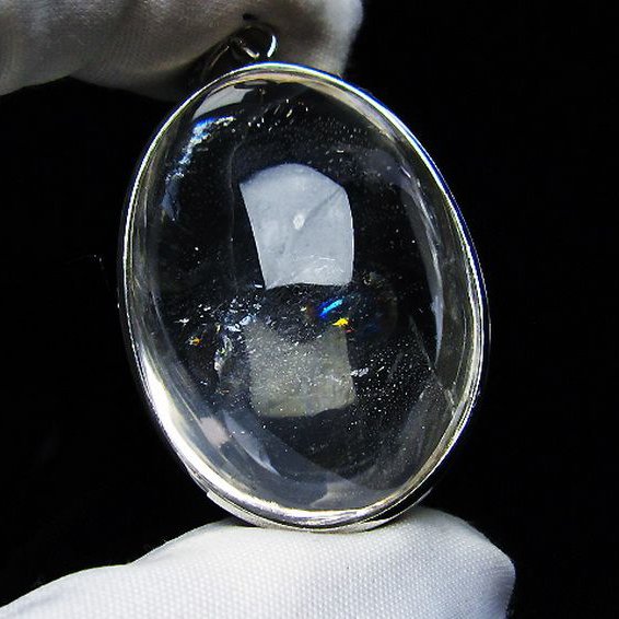 虹入り ライトニング水晶 ペンダント [T436-2697]