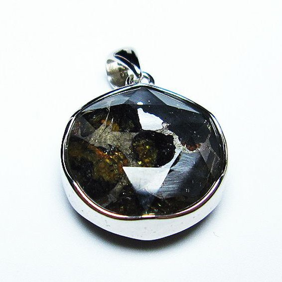 パラサイト隕石 かんらん石 大衛星 ペンダント [t453-2957]