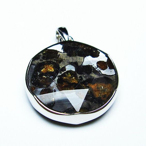 パラサイト隕石 かんらん石 大衛星 ペンダント [T453-2975]