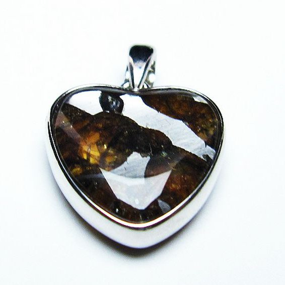 パラサイト隕石 かんらん石 ハート ペンダント [T453-3164]