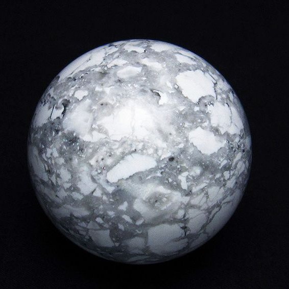 ハウライト【菱苦土石】 丸玉 45mm [t463-1784]