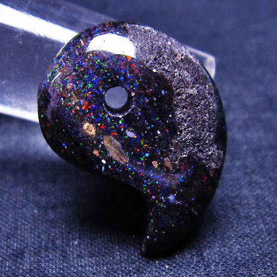 ブラックオパール 勾玉[T468-357]