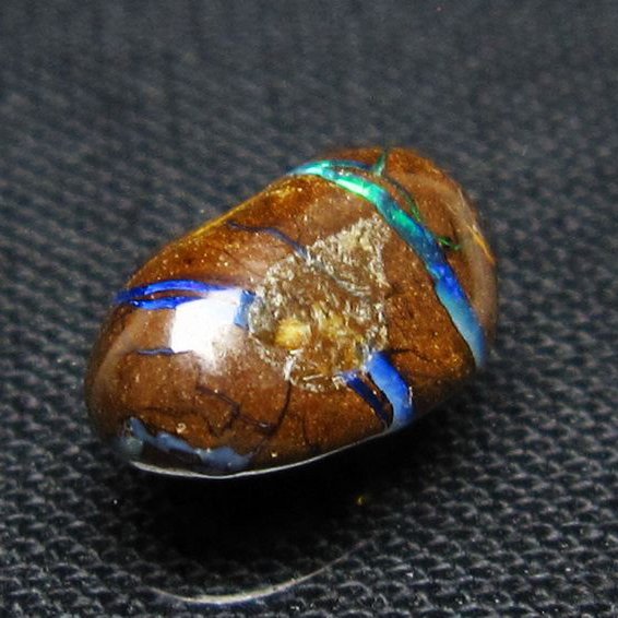 アイアンオパール 原石 [t468-682]