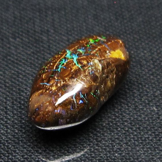 アイアンオパール 原石 [t468-743]