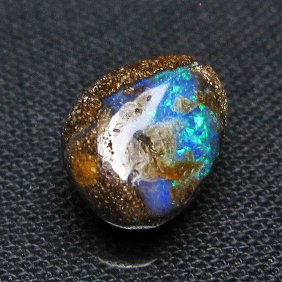 アイアンオパール 原石 [t468-779]