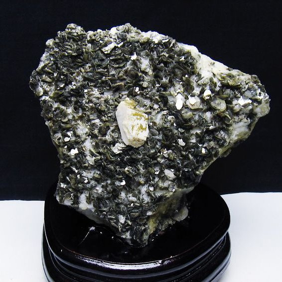 1Kg 雲母入り ヒマラヤ水晶 原石 [t501-4272]