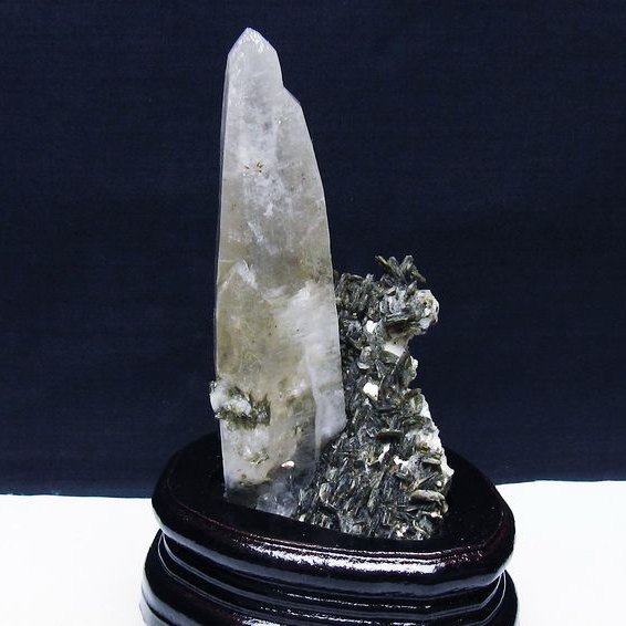 雲母入り ヒマラヤ水晶 原石 [t501-4282]