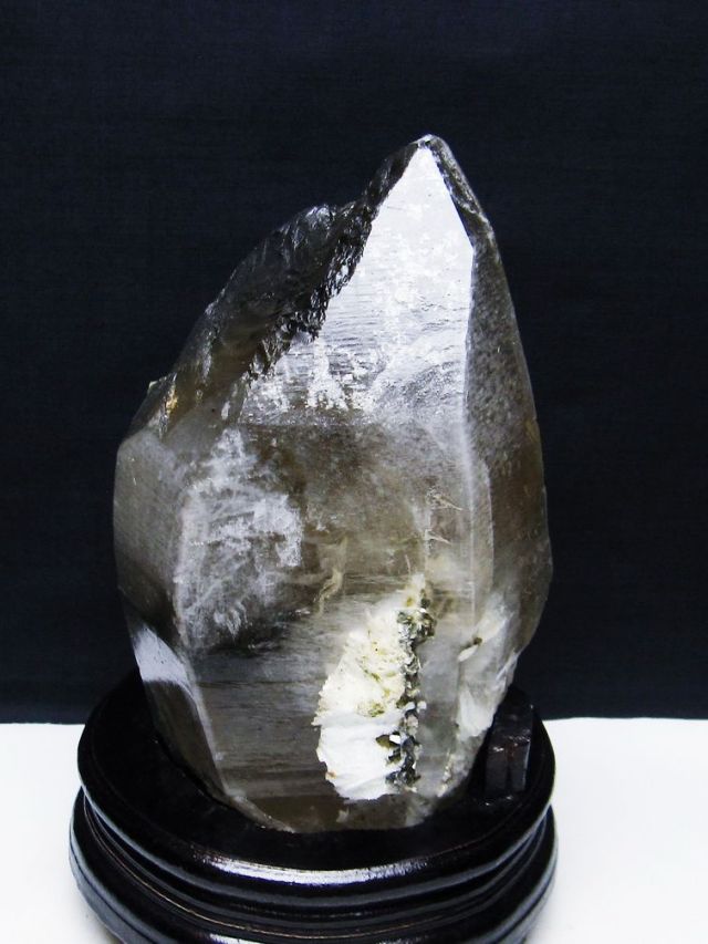 2.5Kg 雲母入り ヒマラヤ水晶 原石 [t501-4298]