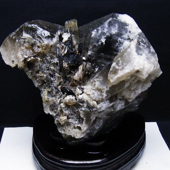 4.8Kg 雲母入り ライトニング水晶 原石 [t501-4323]