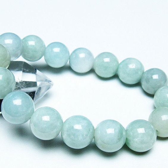 糸魚川産翡翠約13mm 2粒売り