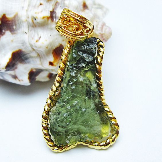 モルダバイトペンダント