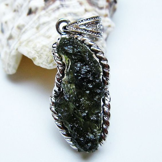 モルダバイト ペンダント [t525-2313]