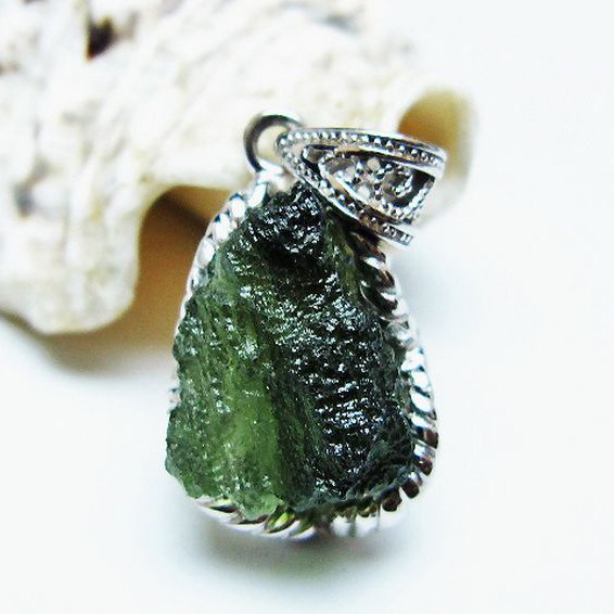 モルダバイト ペンダント [t525-2316]