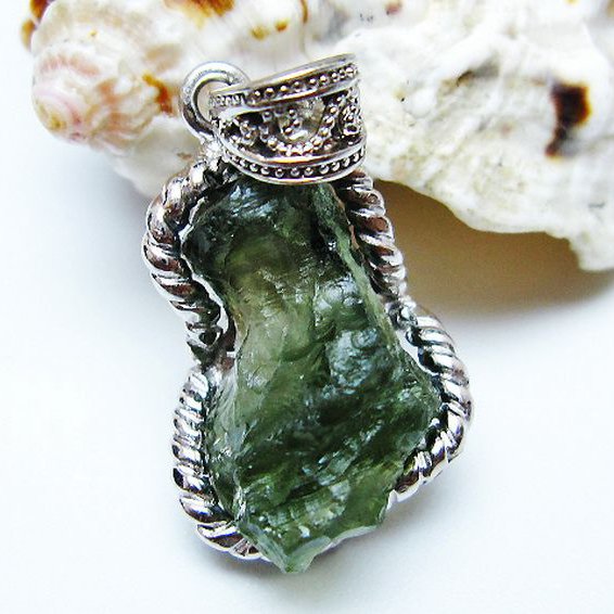 モルダバイト ペンダント [t525-2328]