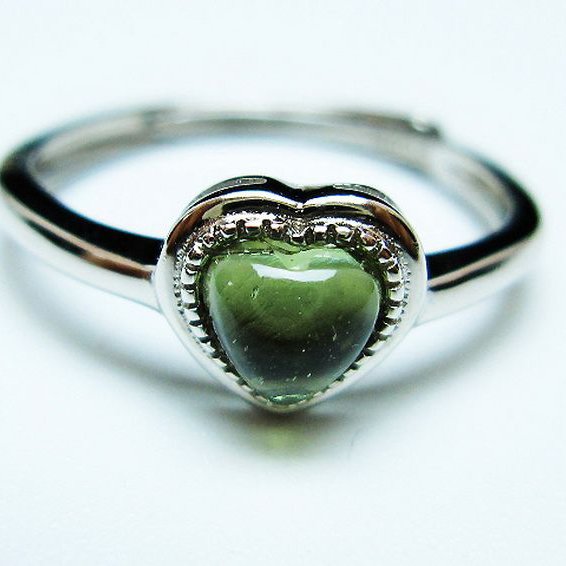 ★ご予約品 ご注文から3ヵ月後の発送予定 ty★ モルダバイト ハート 指輪 (12号)石サイズ約5mm×5mm[T526-1291]