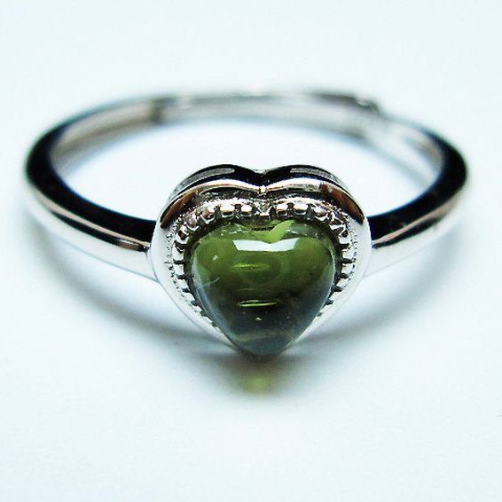 ★ご予約品 ご注文から3ヵ月後の発送予定 ty★ モルダバイト ハート 指輪 (14号)石サイズ約5mm×5mm[T526-1295]