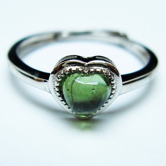 ★ご予約品 ご注文から3ヵ月後の発送予定 ty★ モルダバイト ハート 指輪 (15号)石サイズ約5mm×5mm[T526-1296]