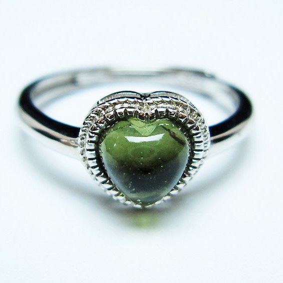 ★ご予約品 ご注文から3ヵ月後の発送予定 ty★ モルダバイト ハート 指輪 (12号)石サイズ約6mm×6mm[T526-1298]