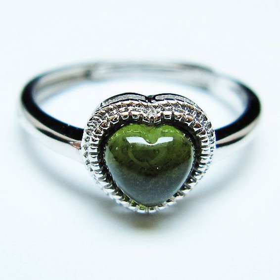 ★ご予約品 ご注文から3ヵ月後の発送予定 ty★ モルダバイト ハート 指輪 (13号)石サイズ約6mm×6mm[T526-1299]