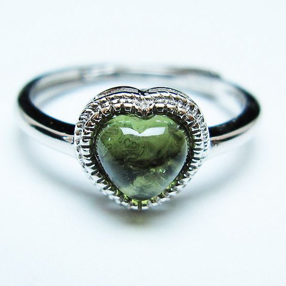 ★ご予約品 ご注文から3ヵ月後の発送予定 ty★ モルダバイト ハート 指輪 (12号)石サイズ約6mm×6mm[T526-1312]