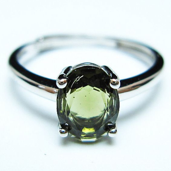 モルダバイト 指輪 (13号)石サイズ約8mm×6mm[t526-1337]