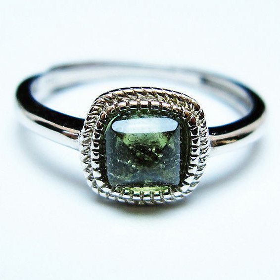 モルダバイト 指輪 (13号) [t526-1357]