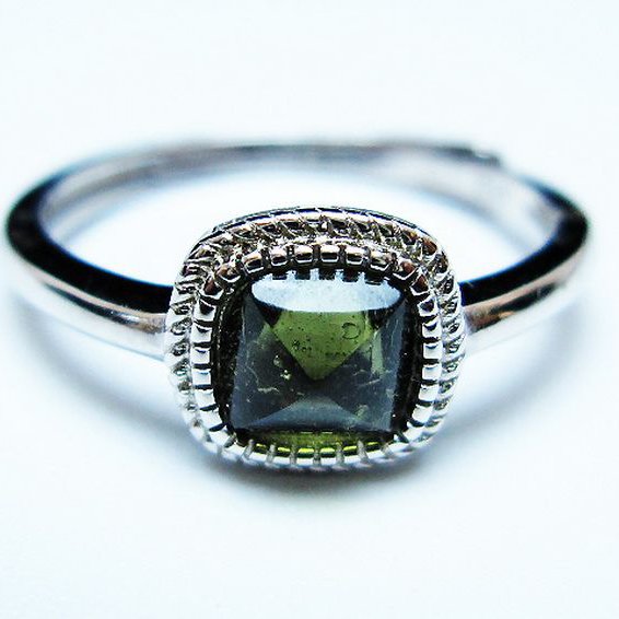 モルダバイト 指輪 (13号) [t526-1367]