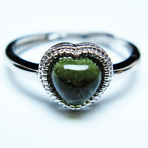 モルダバイト ハート 指輪 (13号) [t526-1379]