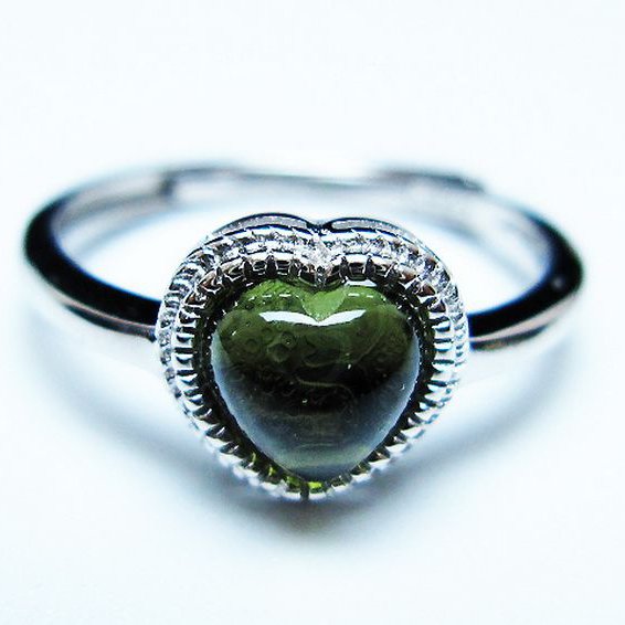モルダバイト ハート 指輪 (12号) [t526-1384]