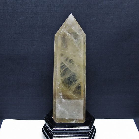 ライトニング水晶 六角柱[T581-5986]