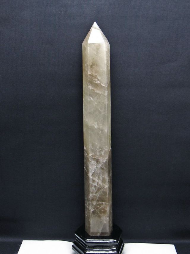 1.5Kg ライトニング水晶 六角柱 [t581-6012]